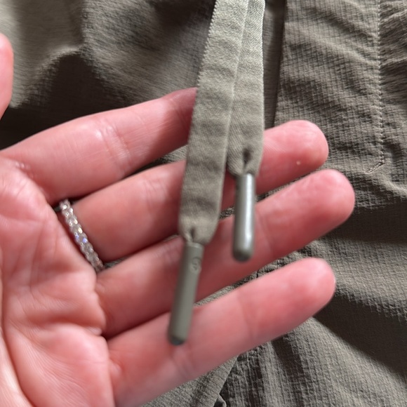 Lululemon men’s shorts size m green - Picture 9 of 10